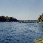 Река

 Бурная